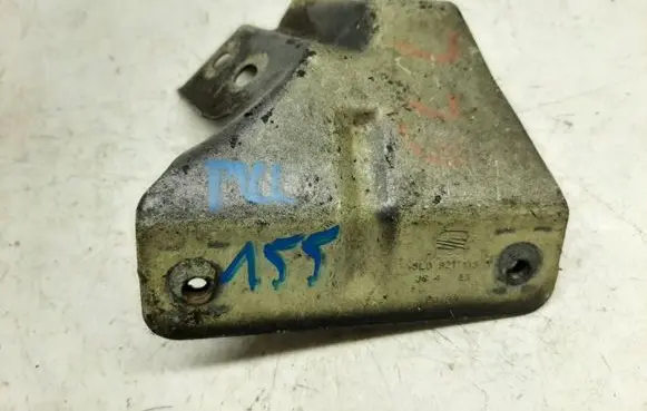 Seat Ibiza III (6L) Fender mounting bracket 6L0821135A
