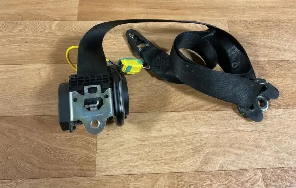 Porsche Cayenne (9PA) Front seatbelt 601391400 008L000