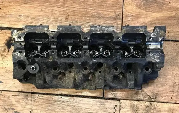 Renault Trafic II (X83) Engine head FDP 6660