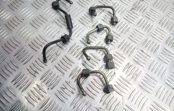 Fuel injector supply line/pipe