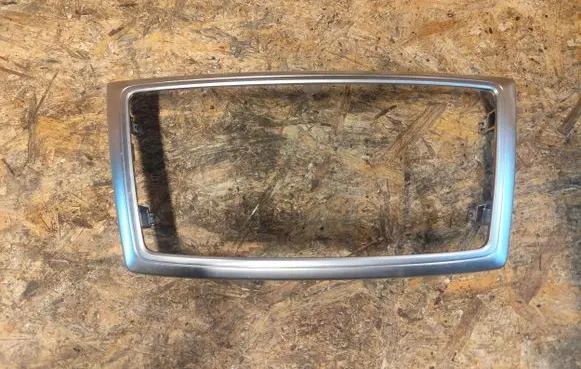 Radio/GPS head unit trim