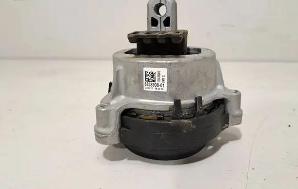 BMW X6 G06 Engine mount bracket 8838908