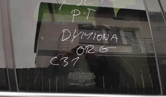 BMW X5 E70 Sliding door window/glass 