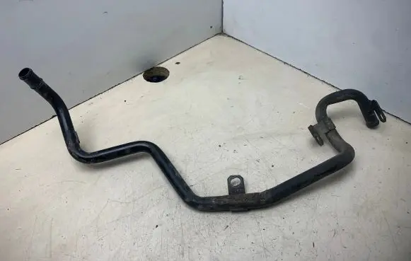 Volkswagen Touran I Engine coolant pipe/hose