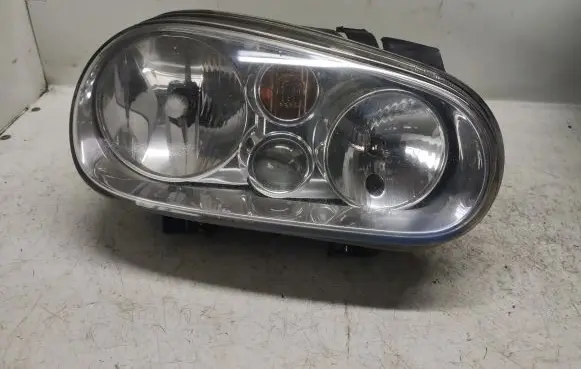 Volkswagen Golf IV Headlight/headlamp