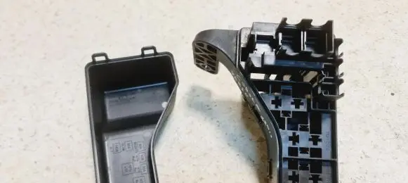 Toyota Corolla Verso AR10 Fuse box set