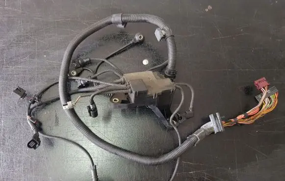 BMW 3 E90 E91 EUR ISO radio connector 7524668