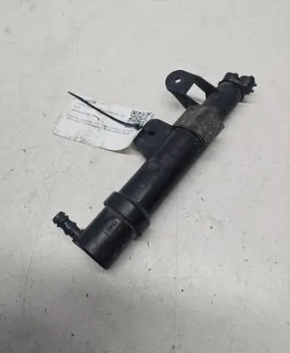 KIA Sorento Headlight washer spray nozzle 
