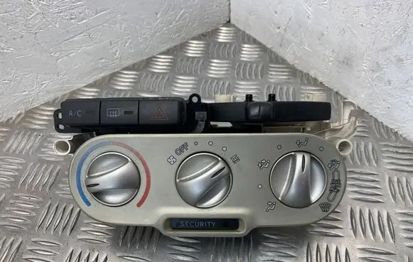 Toyota Yaris Climate control unit 758649