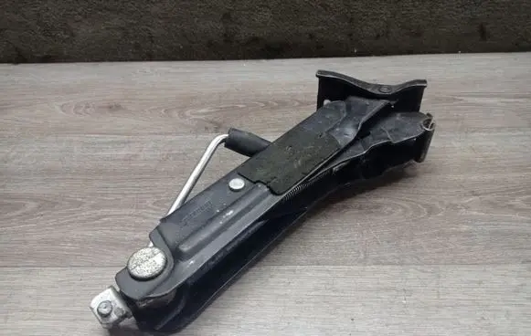 Volvo V70 Lift Jack 8679369