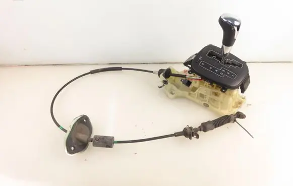 Hyundai i30 Gear shifter/selector 467002L200