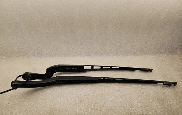 Audi A6 S6 C6 4F Front wiper blade arm 4F1955409 4F1955410