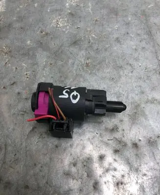 Brake pedal sensor switch