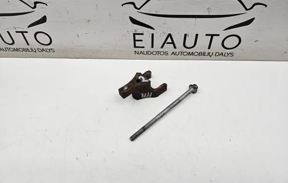 Jaguar XE Fuel Injector clamp holder