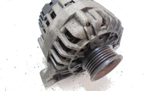 Volkswagen PASSAT B5 Generator/alternator 06B903016D