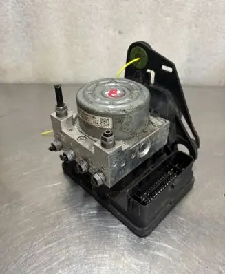 Volkswagen Golf VIII Master brake cylinder 5WA614517BG
