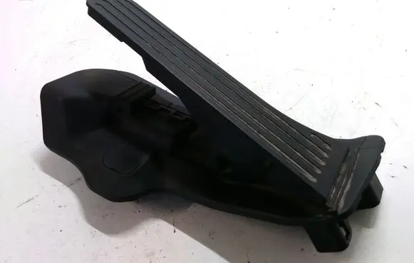 Volkswagen Golf Plus Accelerator throttle pedal 1K2721503K