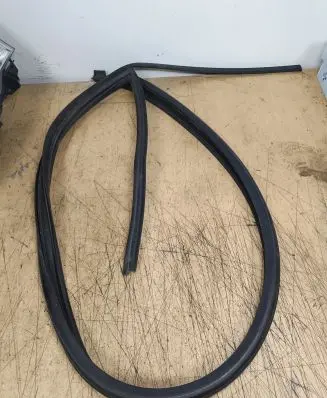BMW X5 E53 Rubber seal rear door window/glass 8402517