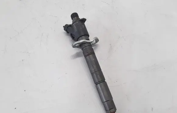 Volvo C70 Fuel injector