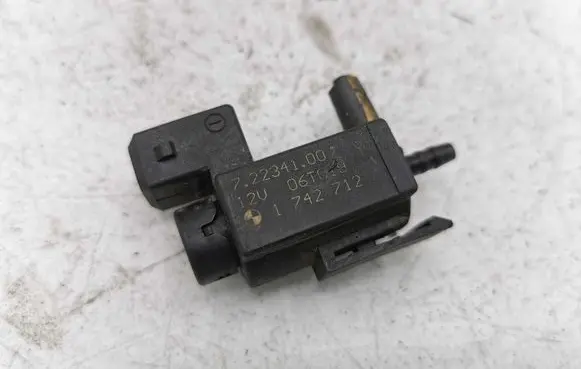 BMW 5 E60 E61 Turbo solenoid valve 72234100 06T019 1742712