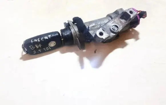 Volkswagen PASSAT B5.5 Ignition lock 4b0905851a