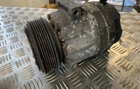 Renault Laguna II Air conditioning (A/C) compressor (pump) 8200421410