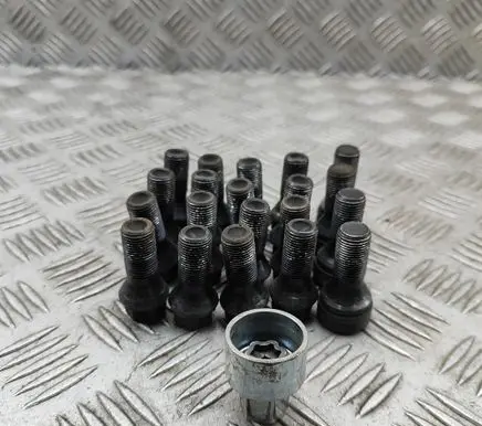 BMW 2 F22 F23 Nuts/bolts 6890324