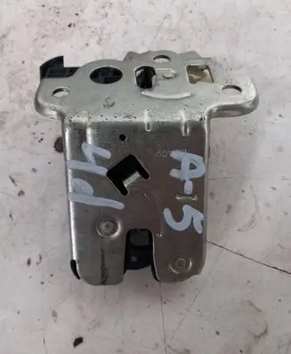 Audi A5 Sportback 8TA Tailgate/trunk/boot lock/catch/latch 8K9827505