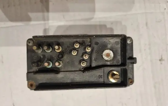 Mercedes-Benz 190 W201 Glow plug pre-heat relay