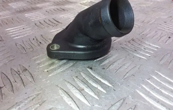 Volkswagen PASSAT B5 Thermostat/thermostat housing 048121121B