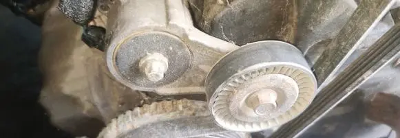 Opel Corsa C Generator/alternator belt tensioner 