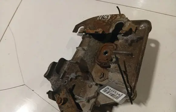 Nissan Tiida C11 Engine mounting bracket 