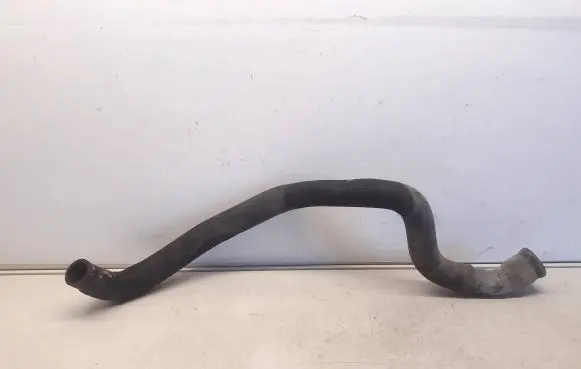 Volvo V70 Engine coolant pipe/hose