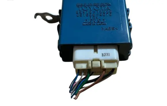 Toyota Auris 150 Door central lock control unit/module 8597012020 0515004070