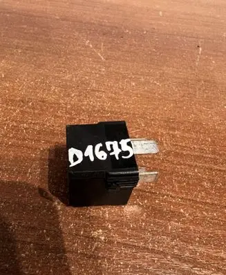 Mercedes-Benz E W210 Other relay A0025421319 D1675