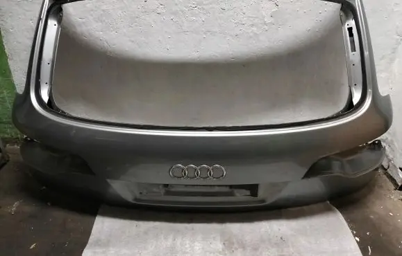 Audi Q7 4L Tailgate/trunk/boot lid