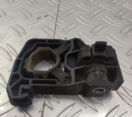 BMW 6 F12 F13 Radiator support slam panel bracket 7575247