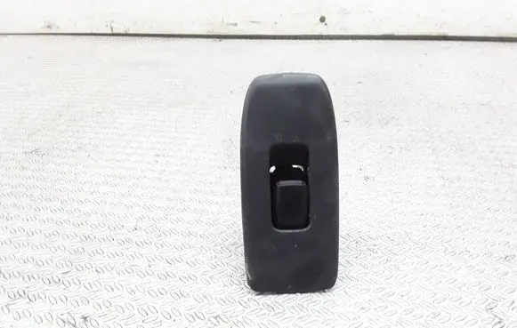 Mitsubishi Pajero Electric window control switch MR445659