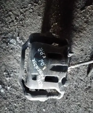 Nissan Pathfinder R51 Front brake caliper