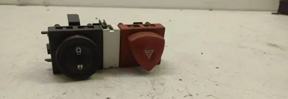 Renault Megane II Hazard light switch 8200407415 8200095493 8200107616