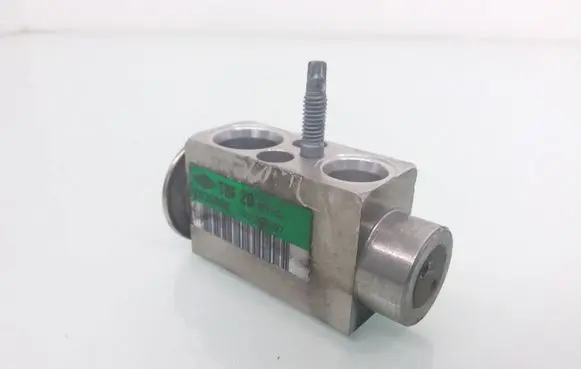 Air conditioning (A/C) expansion valve