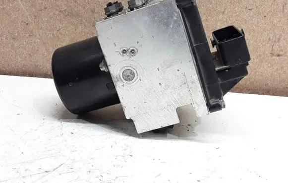 Volkswagen PASSAT B6 ABS Pump 3C0614109AF