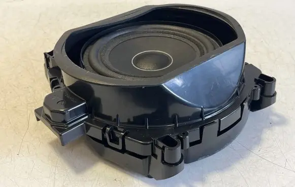 BMW X3 F25 Subwoofer speaker 9217913 18353410