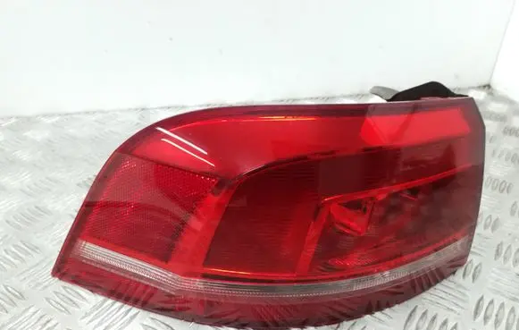 Volkswagen PASSAT B7 Rear/tail lights 3AF945095C