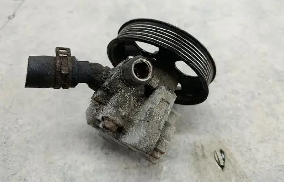 Opel Insignia A Power steering pump 13309336