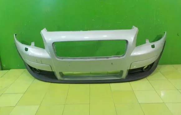 Volvo C30 Front bumper PRZOD XP180