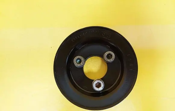 Volkswagen PASSAT B5 Water pump pulley 058121031B 058121031C