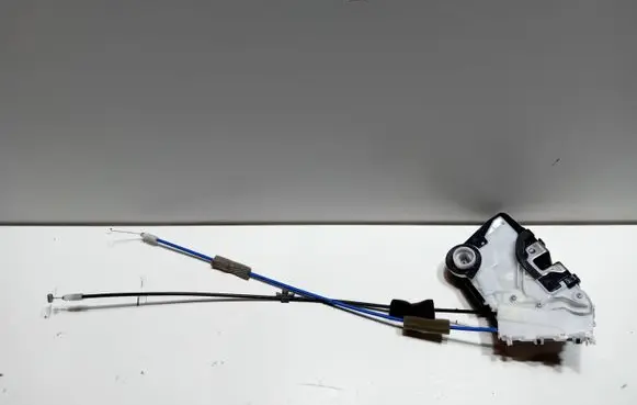 Honda HR-V Front door lock ZAMEK DRZWI PRAWY PRZÓD 6 PIN EUROPA
