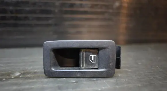 Volkswagen Caddy Electric window control switch 1T0959851