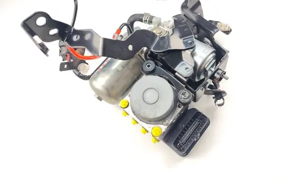 Toyota Prius (XW50) ABS Pump 4451047070 11304041030